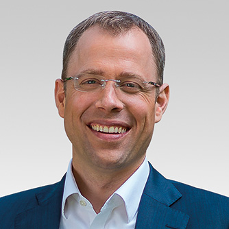 Portrait Mario Czaja, Präsident des Berliner Roten Kreuzes