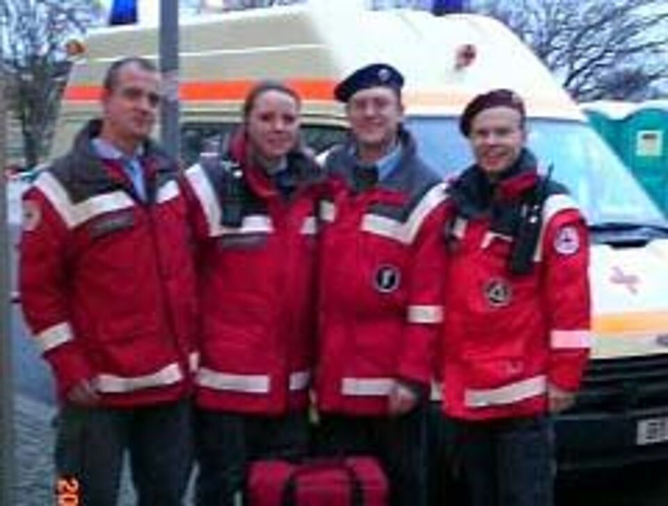 Bereitschaft vom DRK Spandau übernimmt Sanitätsdienst auf dem Weihnachtsmarkt 2012 Bereitschaft vom DRK Spandau übernimmt Sanitätsdienst auf dem Weihnachtsmarkt 2012