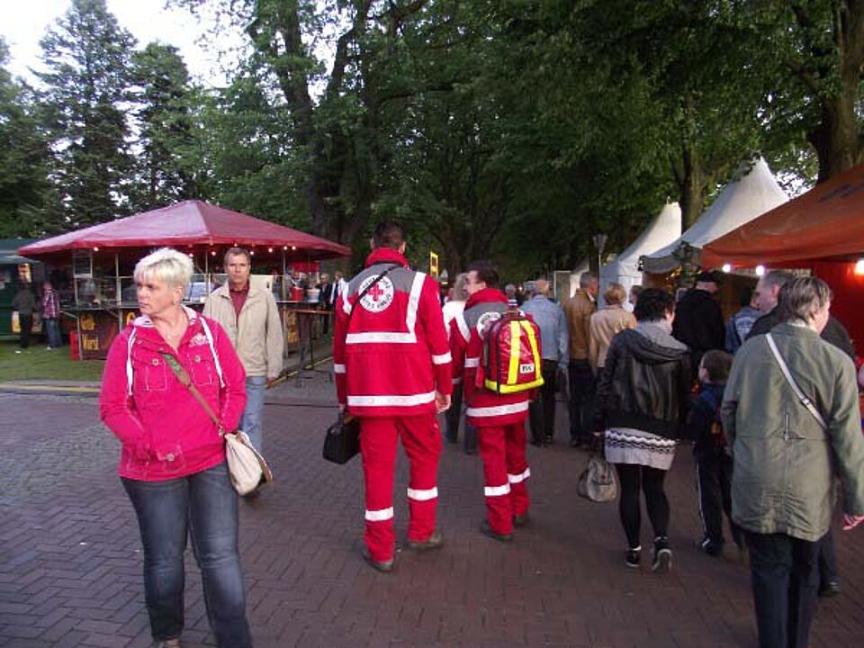 Tegler Hafen 2012 Sanitäter auf Streife