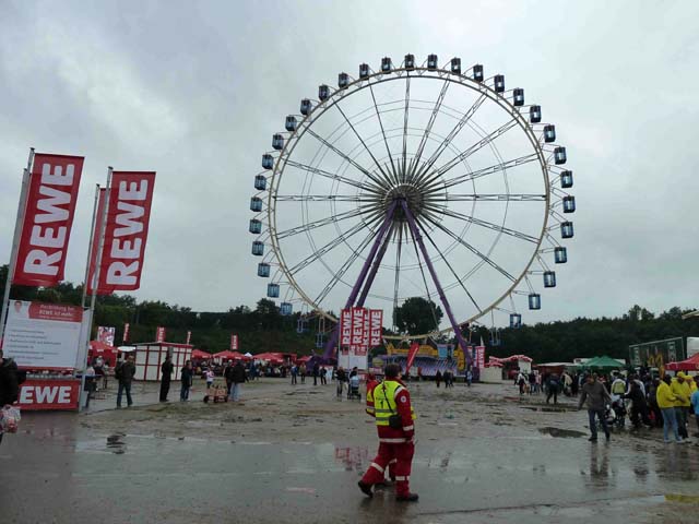 Sanitäter vorm Riesenrad