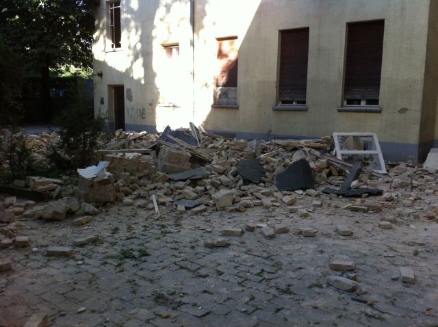 Ansicht des zerstörten Hauses Ansicht des zerstörten Hauses