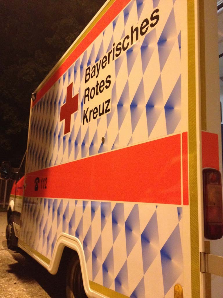 Bild von einem Rettungswagen des Bayrischen Roten Kreuzes