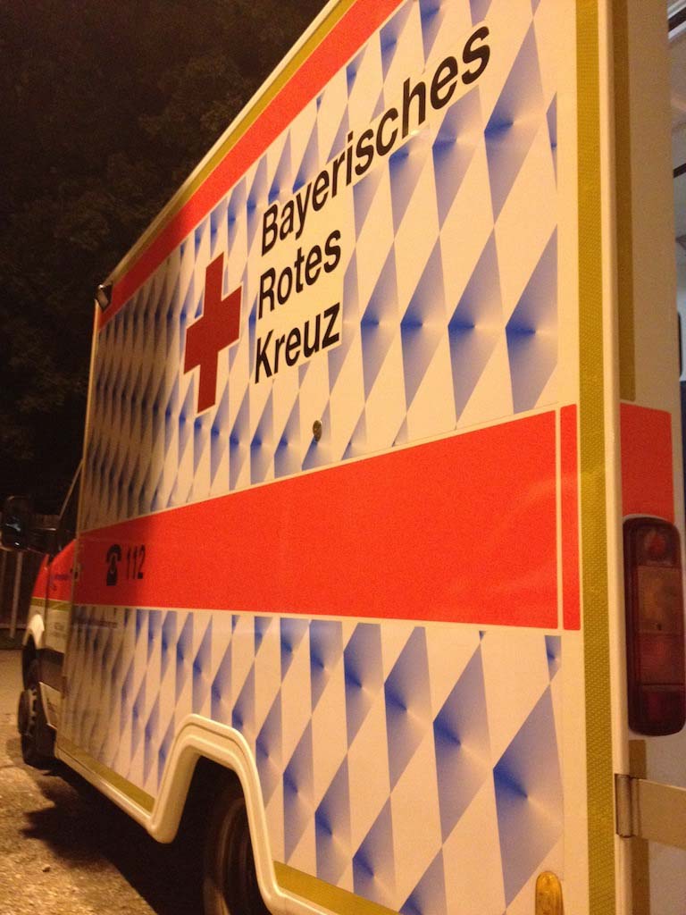 Bild von einem Rettungswagen des Bayrischen Roten Kreuzes Bild von einem Rettungswagen des Bayrischen Roten Kreuzes